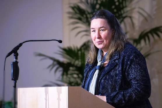 Dr. Veronika Nölle